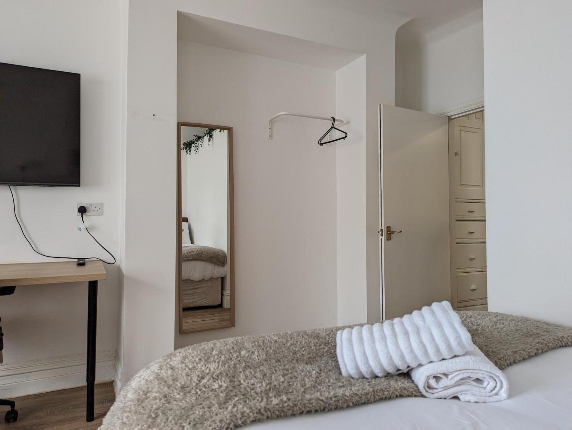 Serene 1 Bedroom Flat In Roath Κάρντιφ Εξωτερικό φωτογραφία